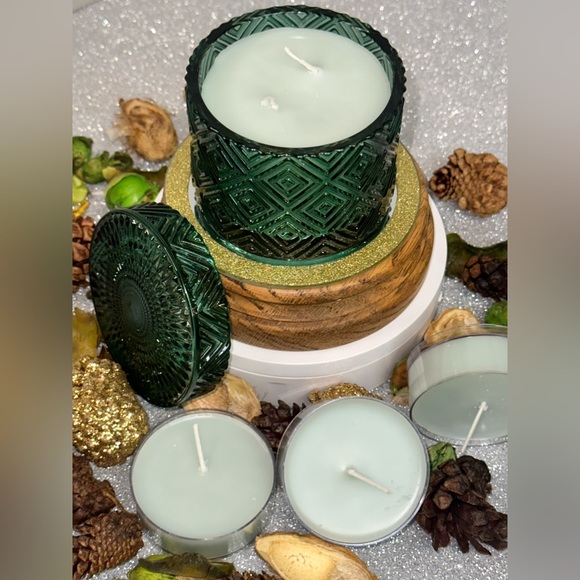 NEEDLE & SEA SALT, SCENT UNLEASHED, SOY HAND POURED SCENT CANDLES. - Picture 5 of 6